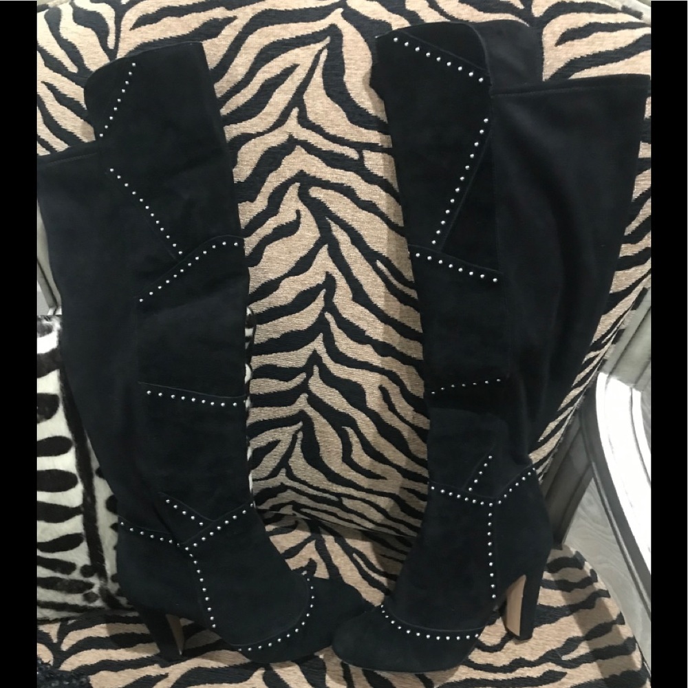 Vince Camuto Black Suede Studded Boots SZ 8   NWOT